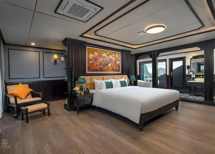  Aime'E Cruises - Luxury Halong Bay Cruise