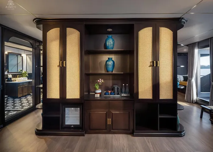  Aime'E Cruises - Luxury Halong Bay Cruise 5*