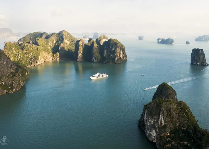  Aime'E Cruises - Luxury Halong Bay Cruise Hạ Long